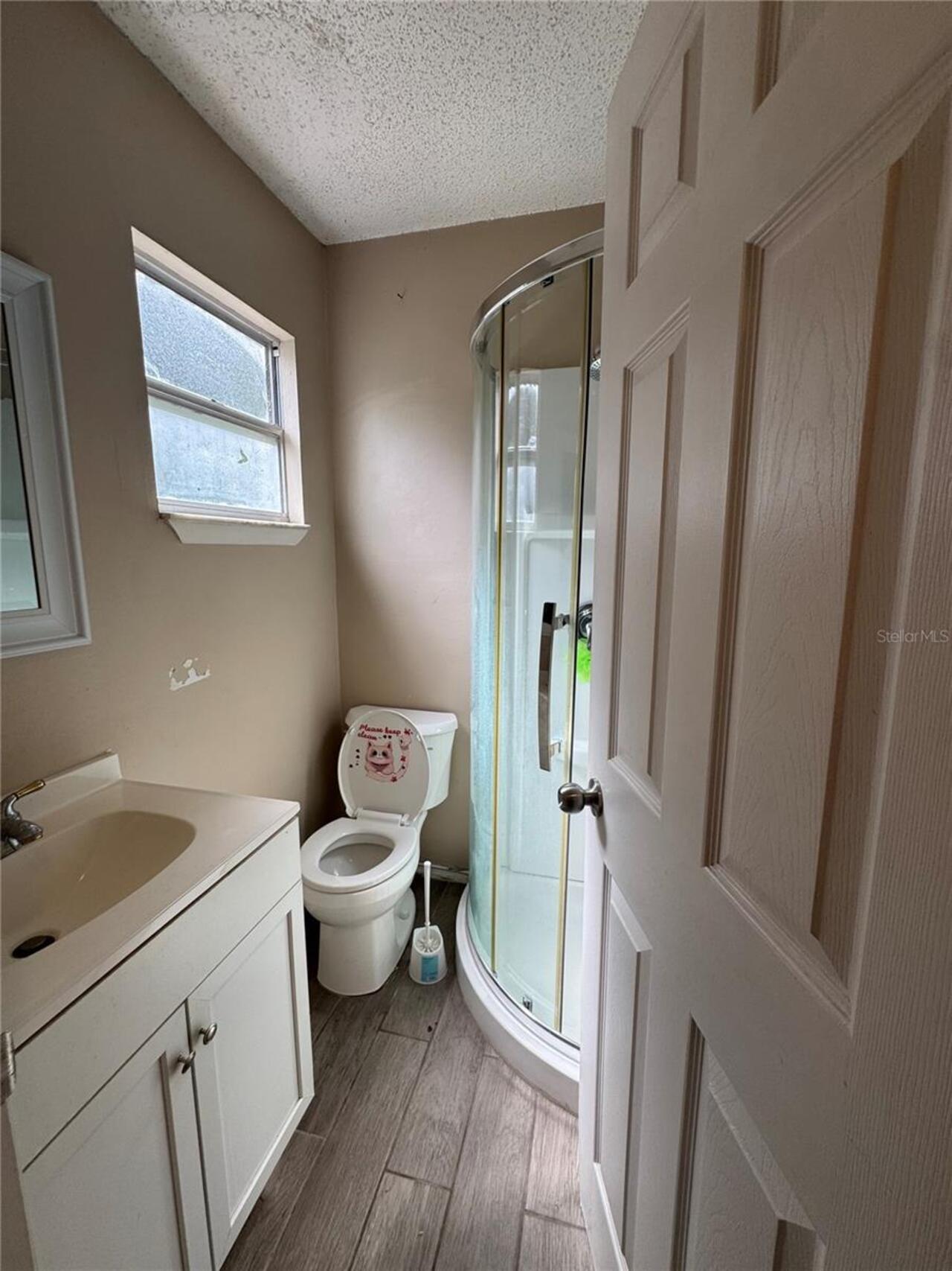 Listing Photo 8