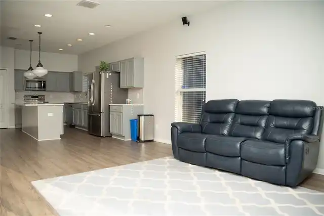Listing Photo 14