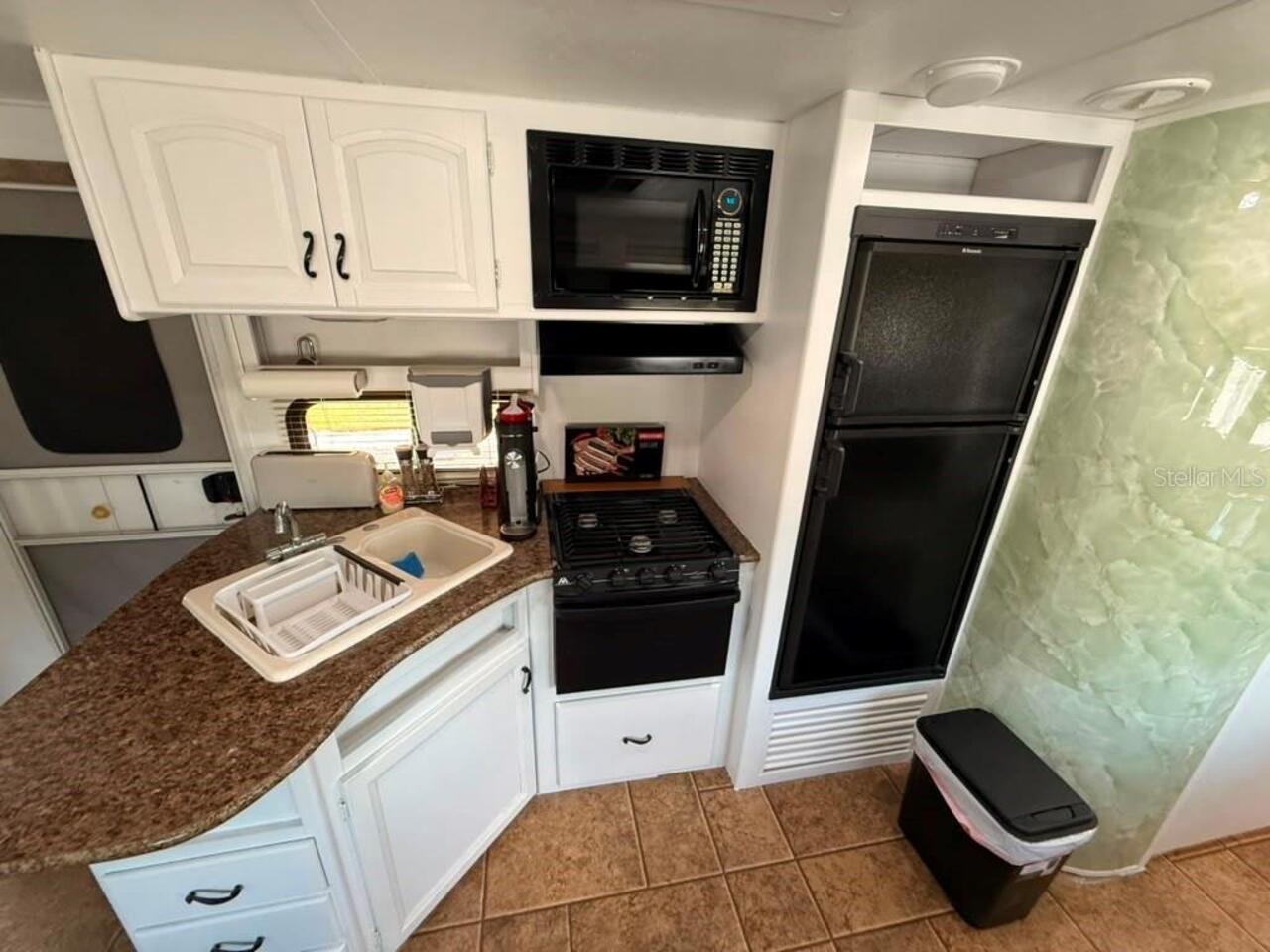 Listing Photo 8