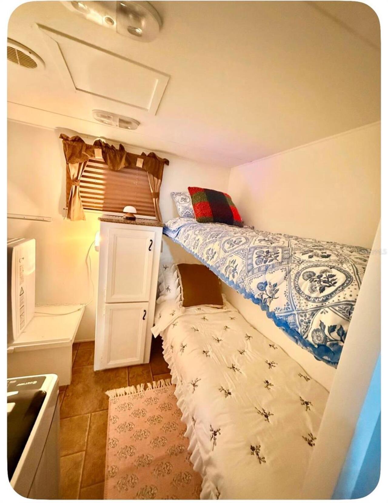 Listing Photo 11