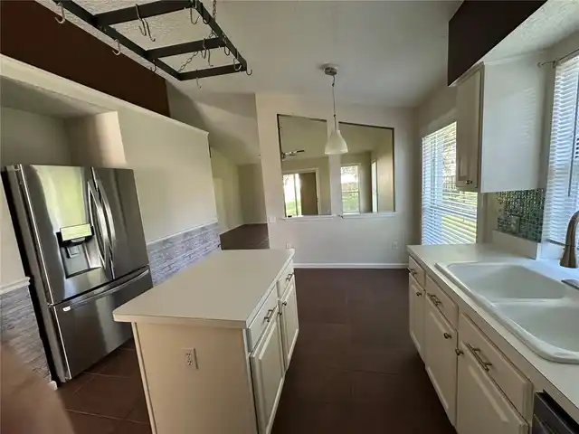 Listing Photo 11