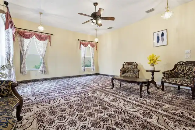 Listing Photo 10