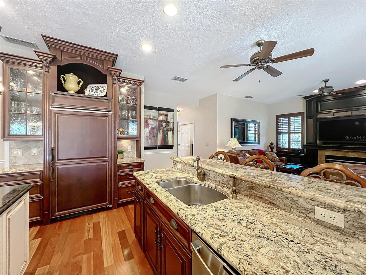 Listing Photo 8