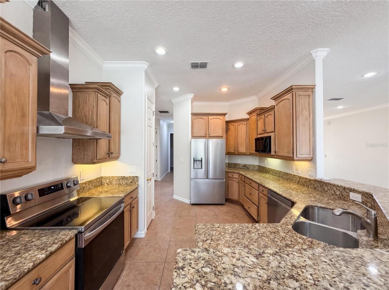 Listing Photo 8