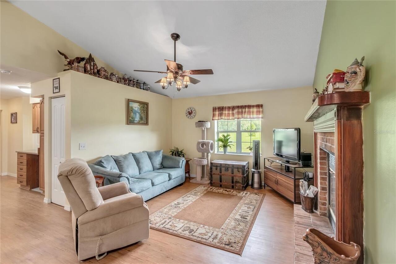 Listing Photo 16