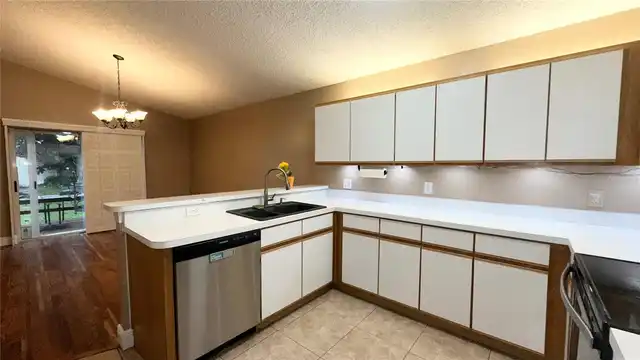 Listing Photo 13