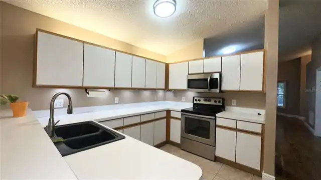 Listing Photo 16