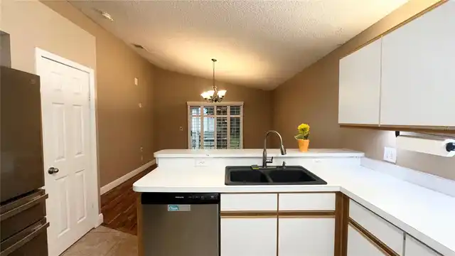 Listing Photo 18
