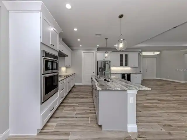 Listing Photo 7