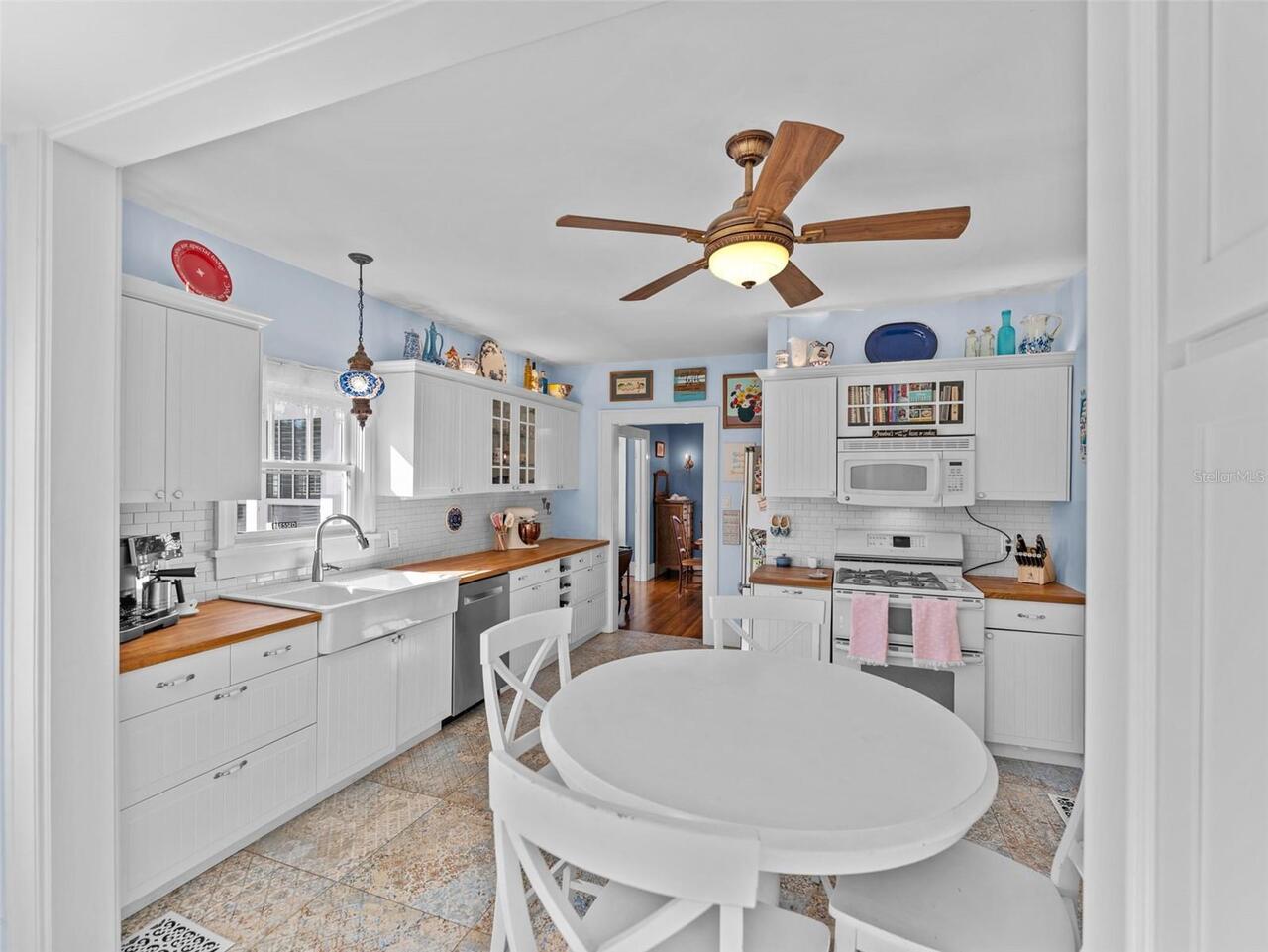 Listing Photo 11