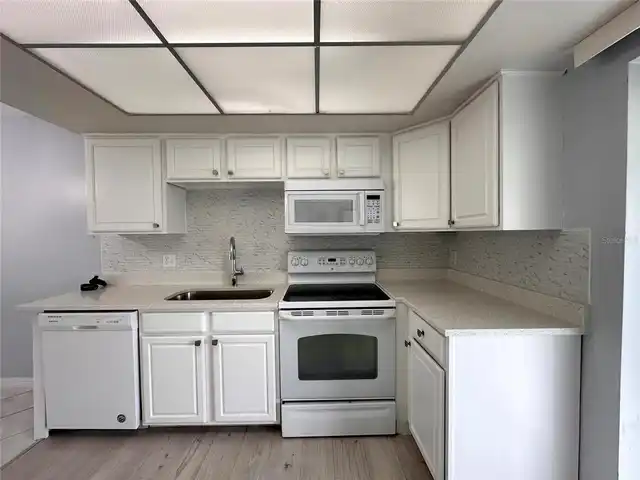 Listing Photo 9