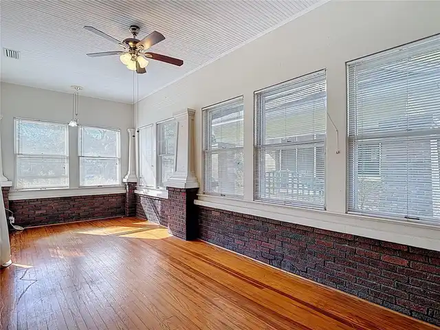 Listing Photo 12