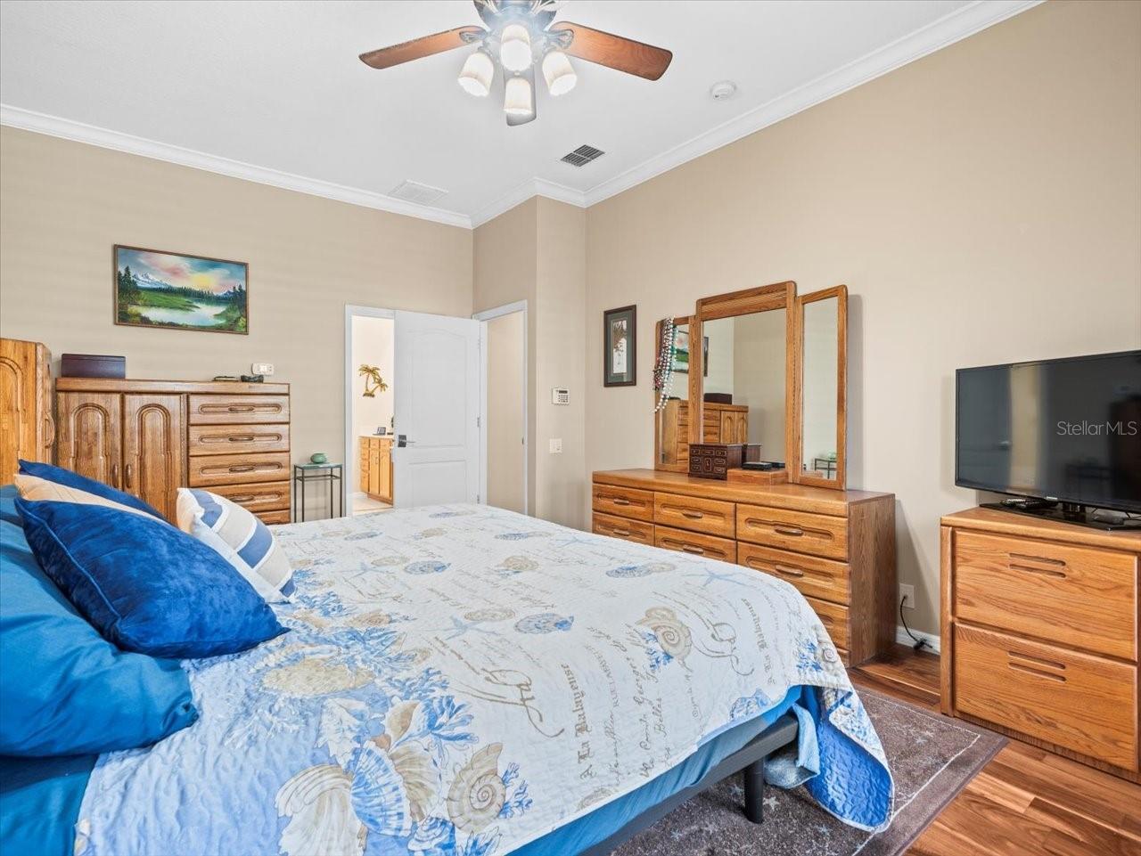Listing Photo 10