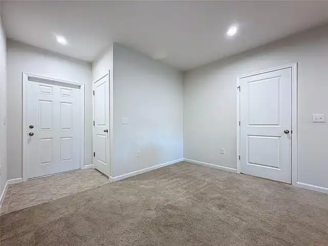 Listing Photo 12