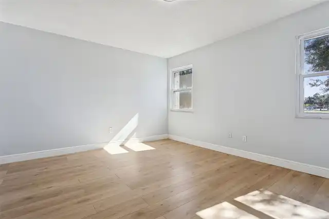 Listing Photo 17