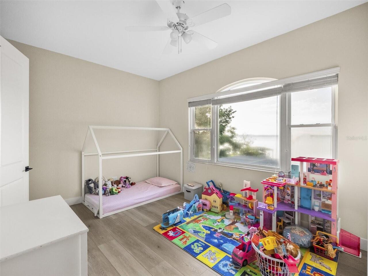 Listing Photo 18