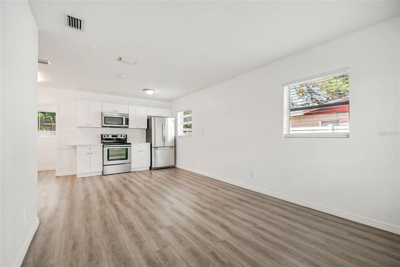 Listing Photo 12