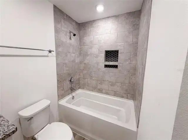 Listing Photo 14