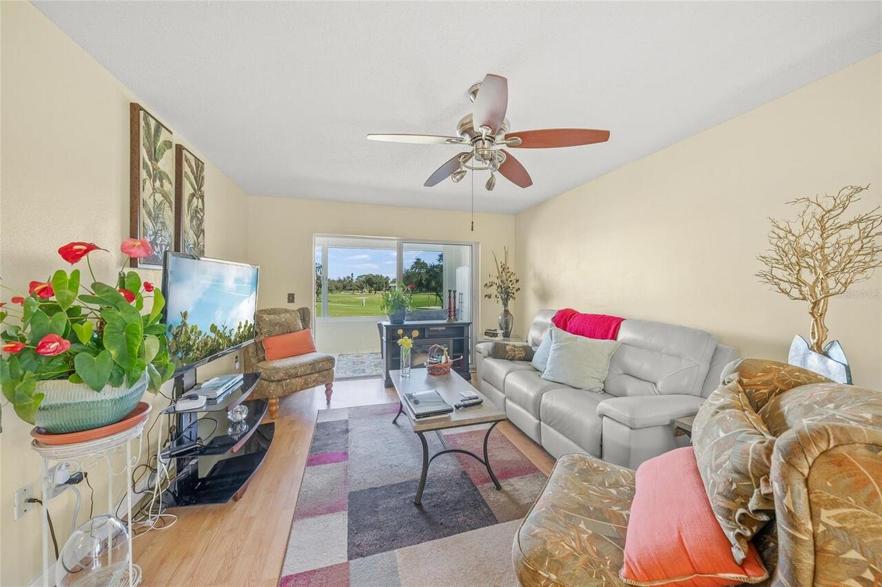 Listing Photo 12