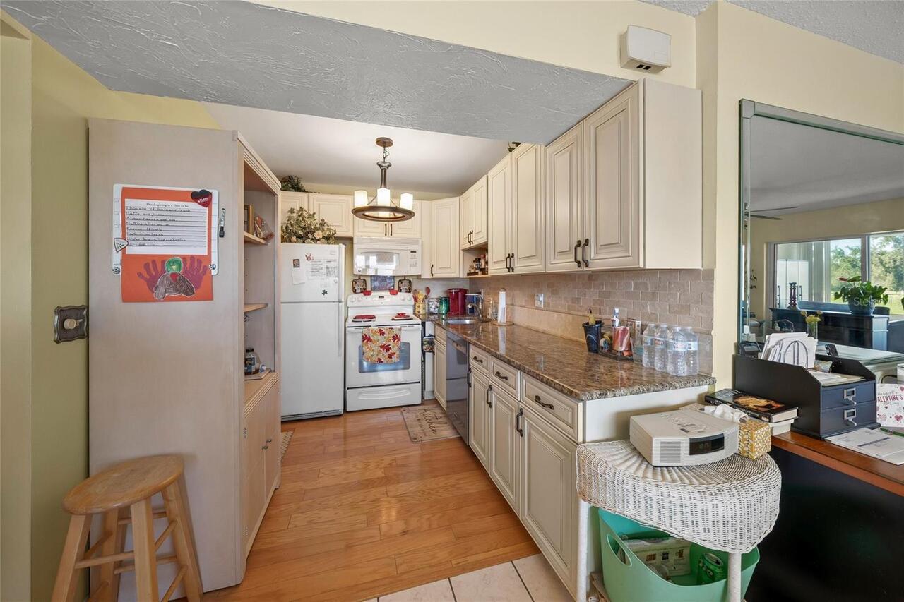 Listing Photo 16