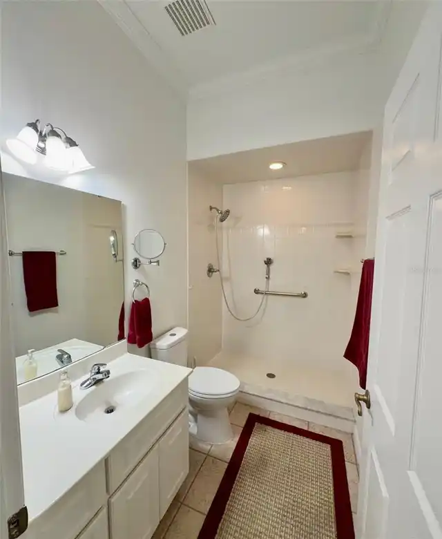 Listing Photo 12