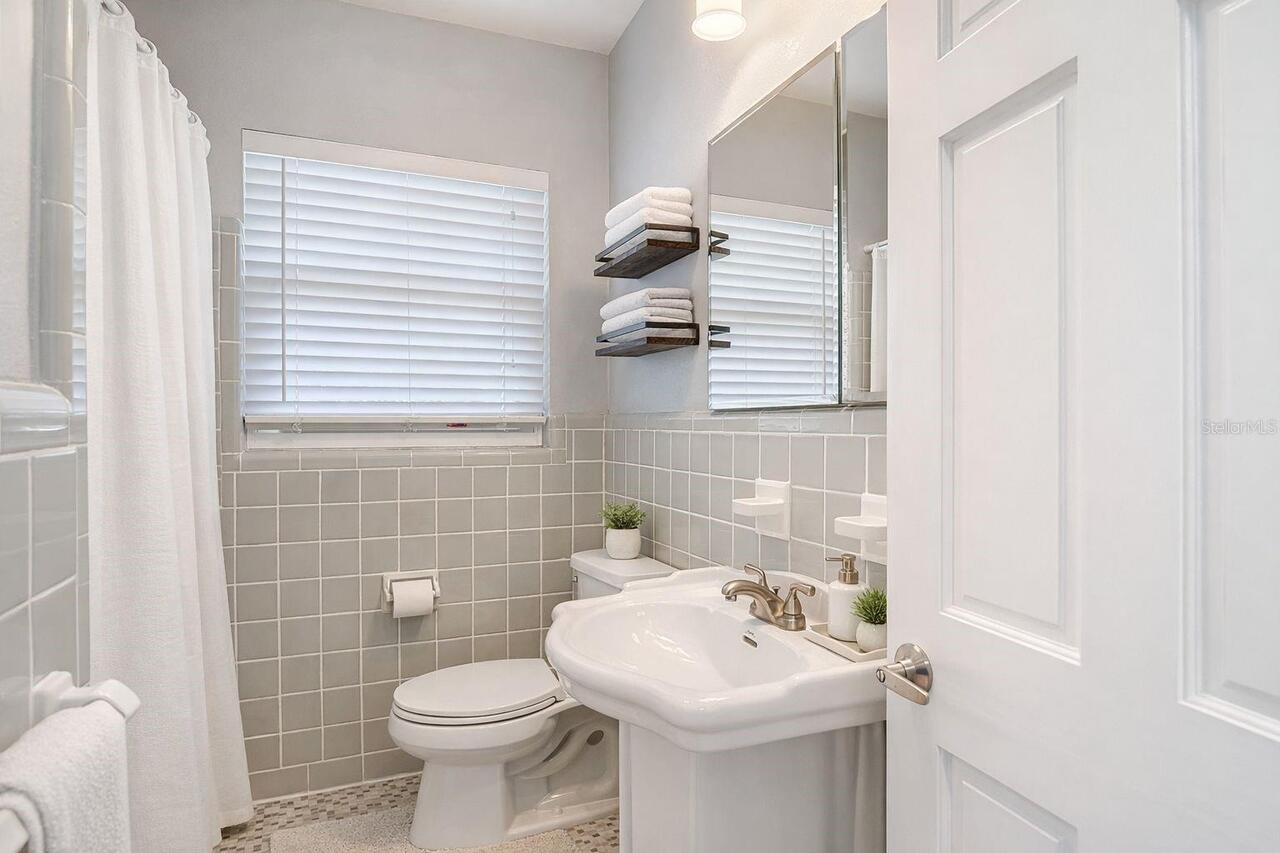 Listing Photo 8