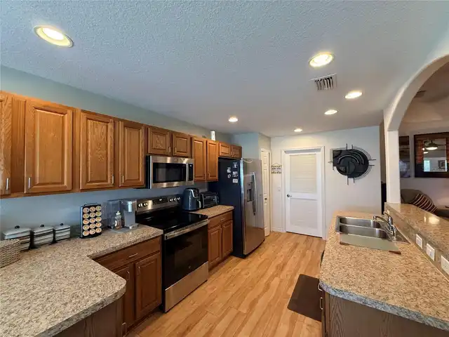 Listing Photo 14