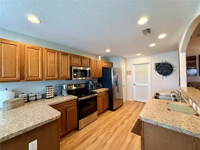 Listing Photo 16