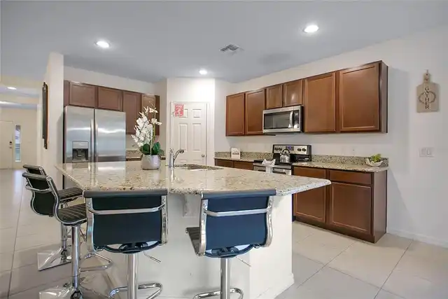 Listing Photo 9