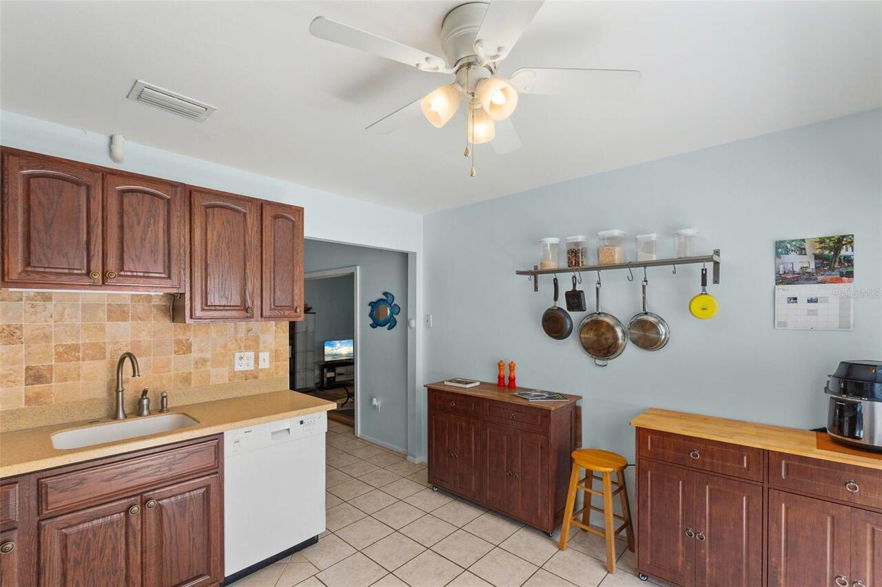 Listing Photo 9