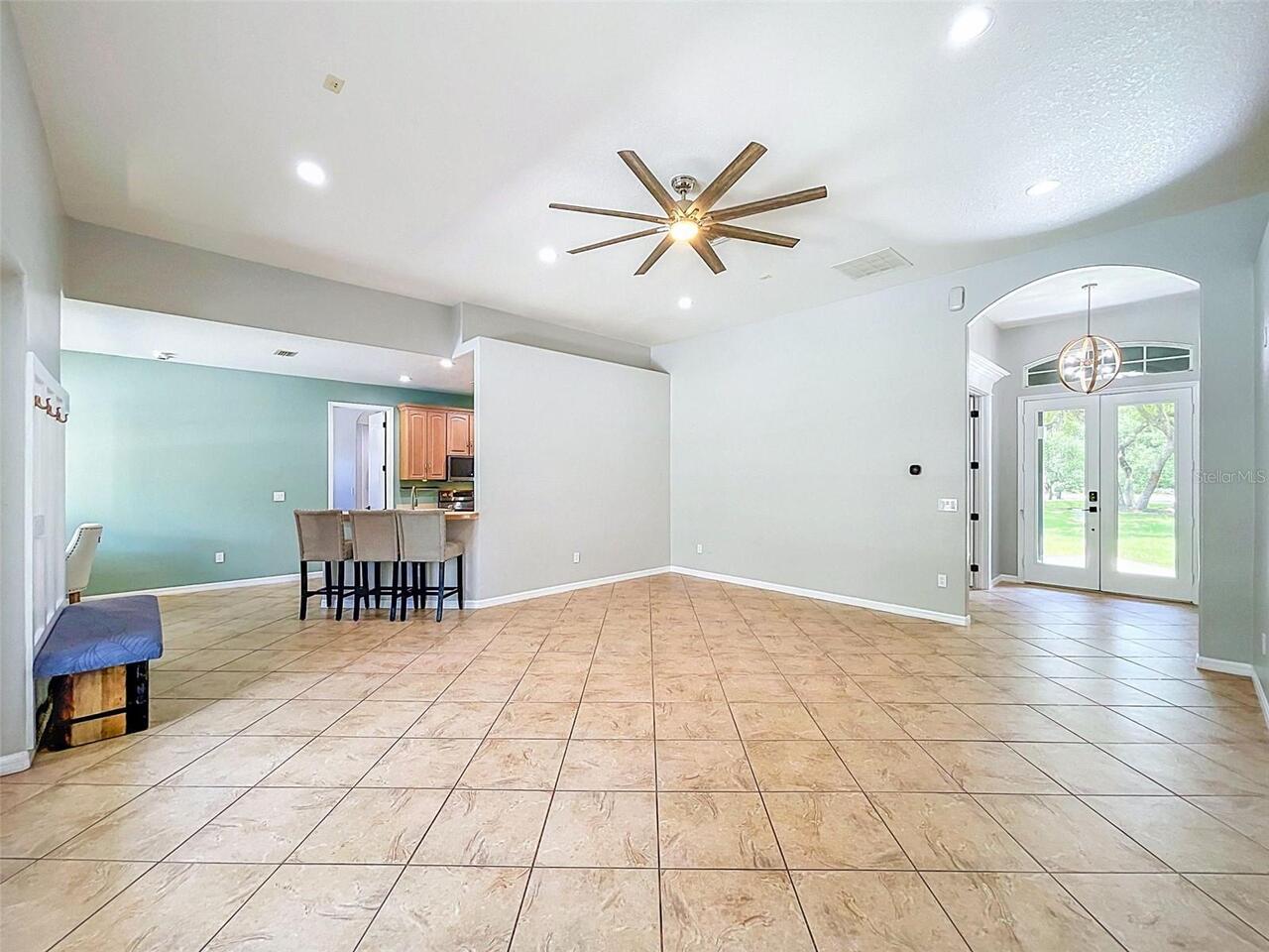 Listing Photo 14
