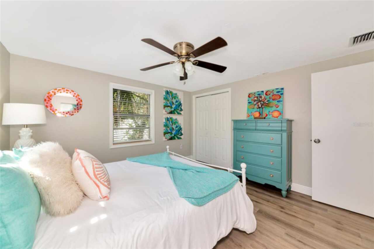 Listing Photo 9