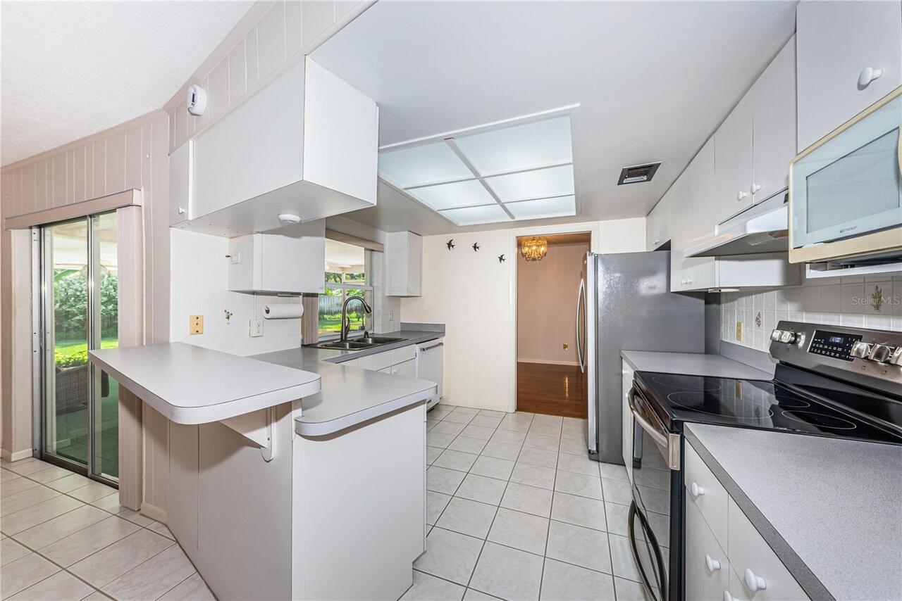 Listing Photo 11