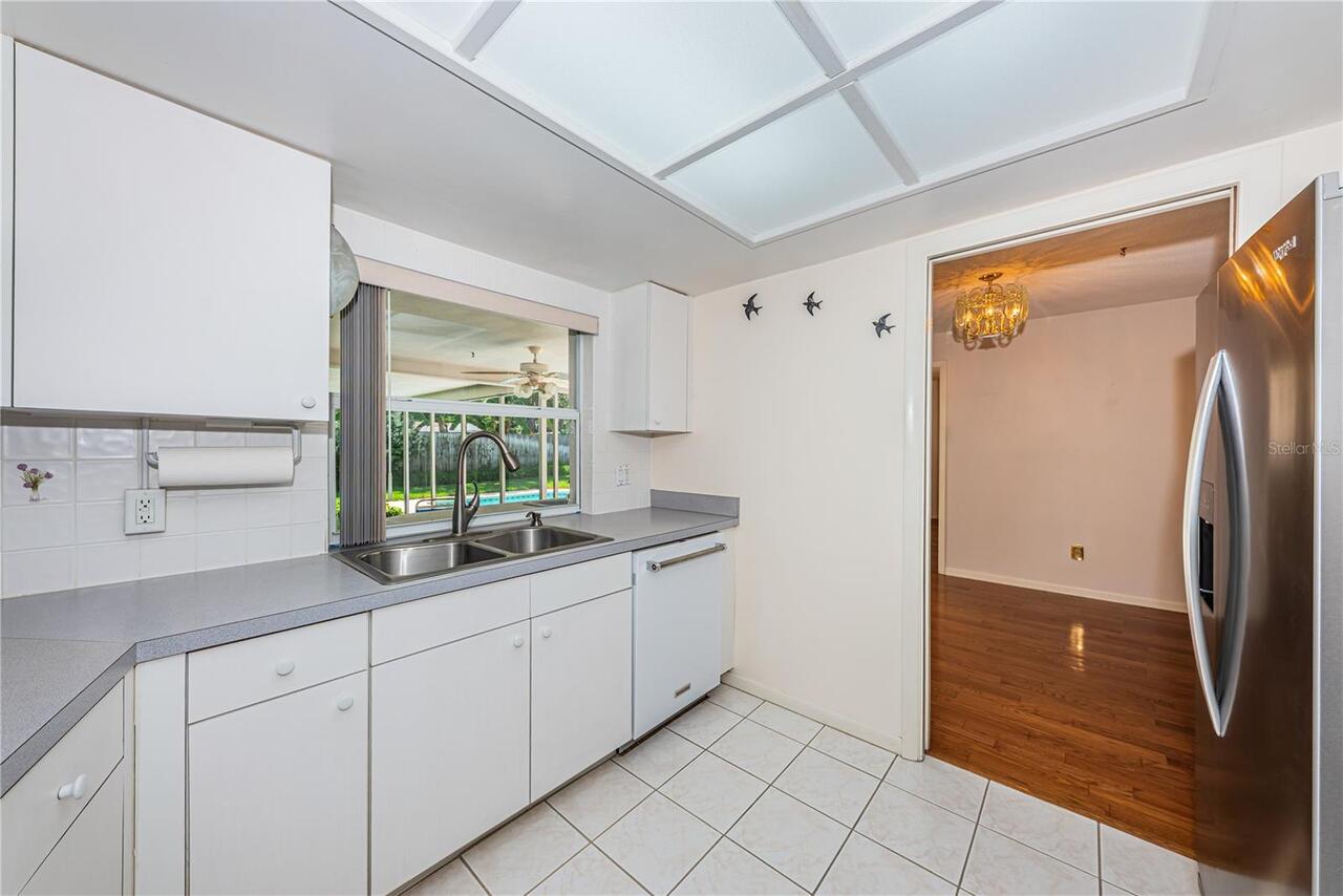 Listing Photo 12