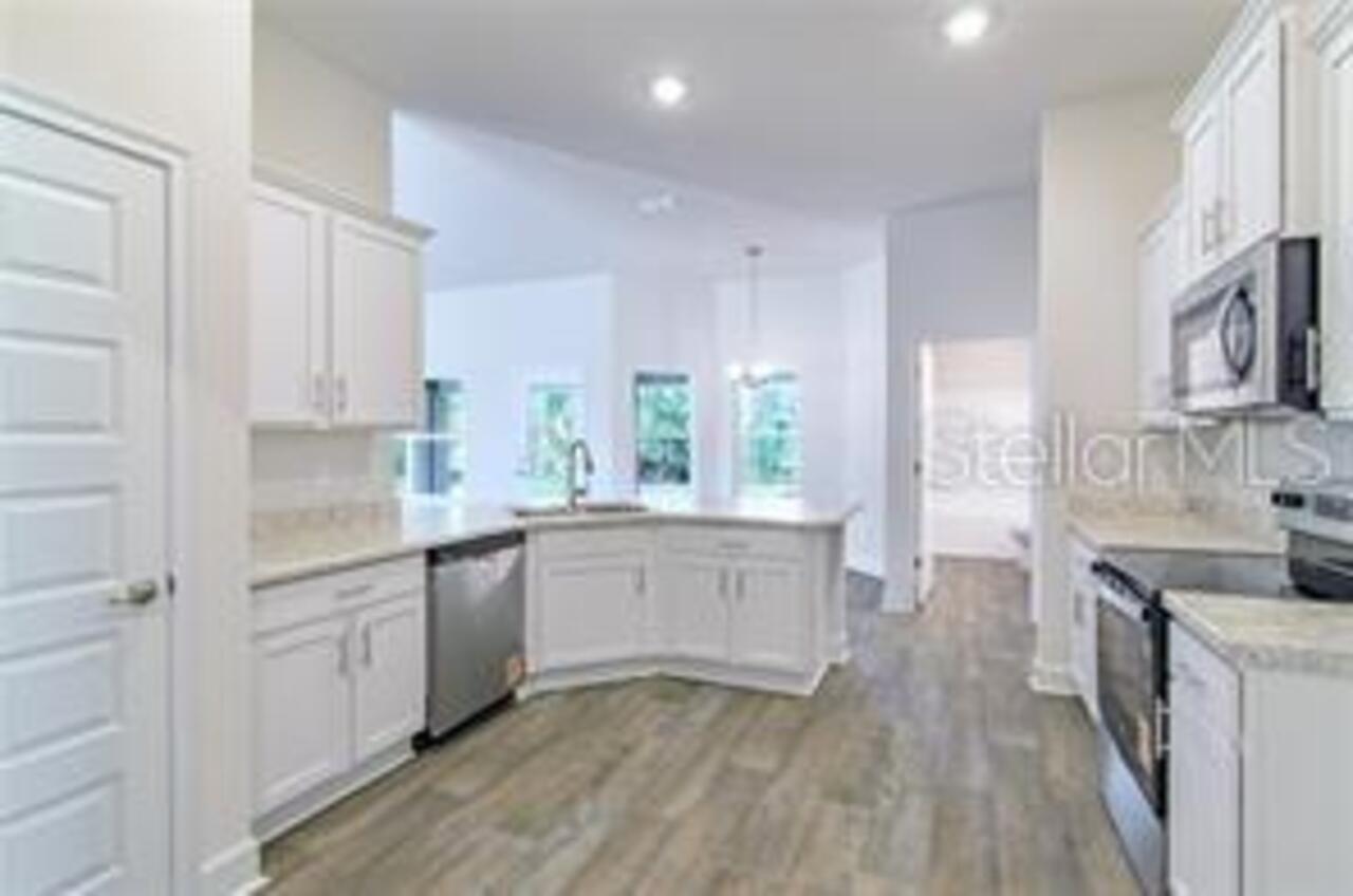 Listing Photo 8