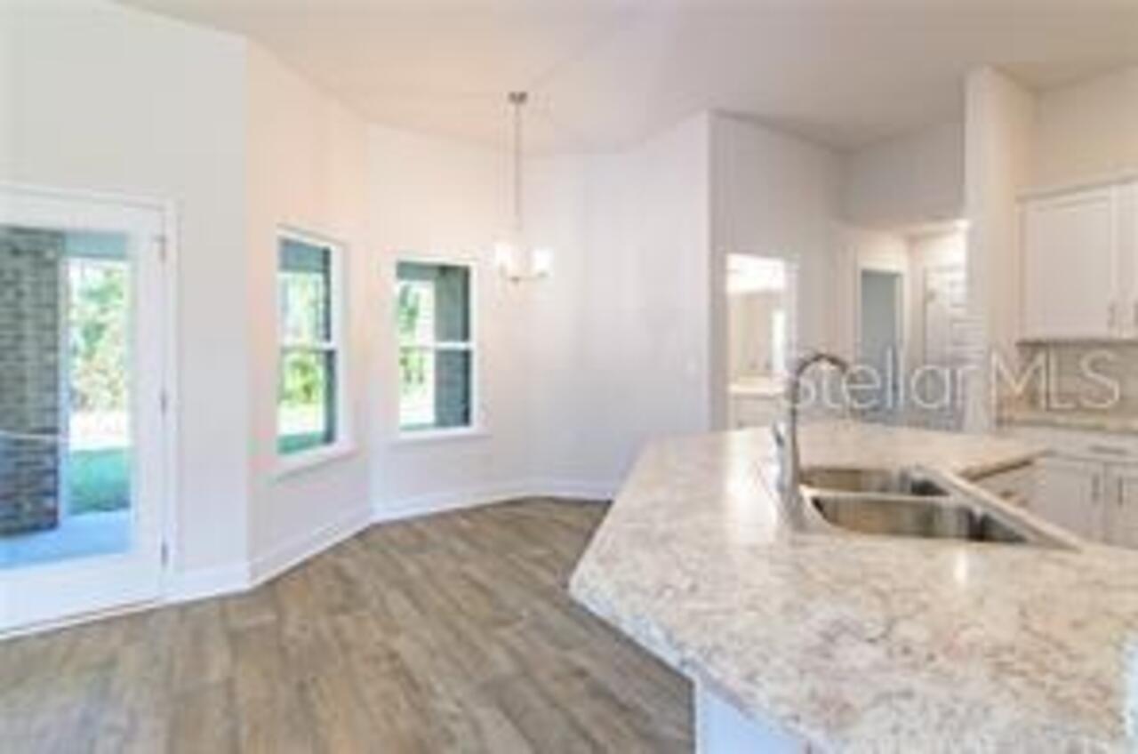 Listing Photo 9