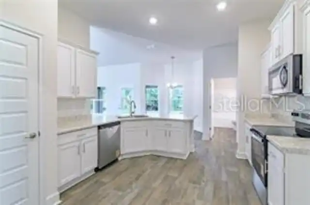 Listing Photo 8