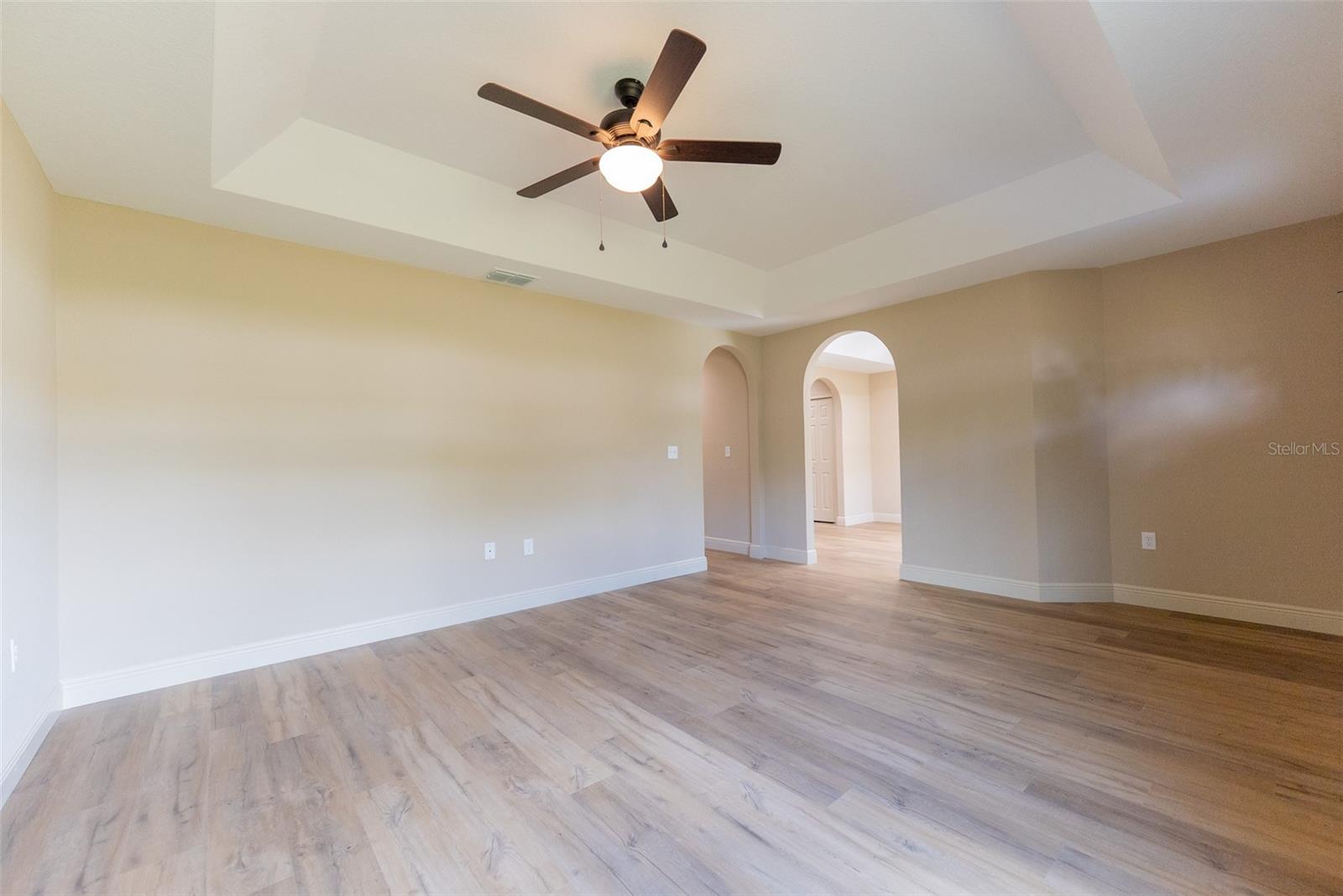 Listing Photo 8