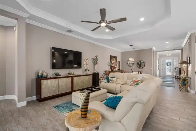 Listing Photo 11