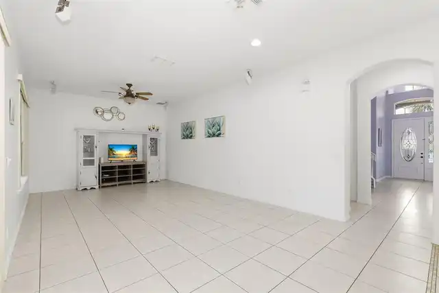 Listing Photo 13