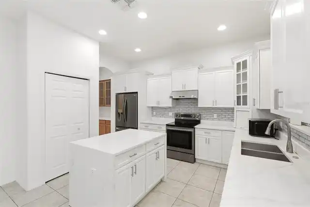 Listing Photo 18