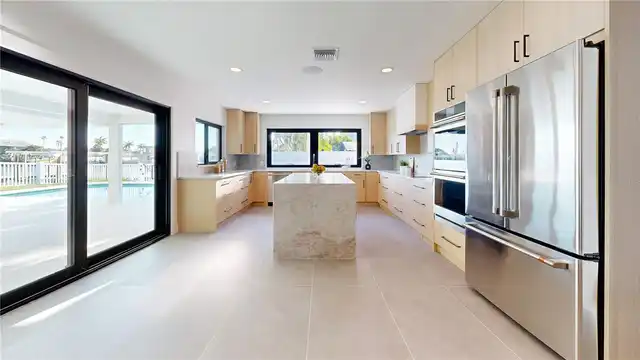 Listing Photo 9