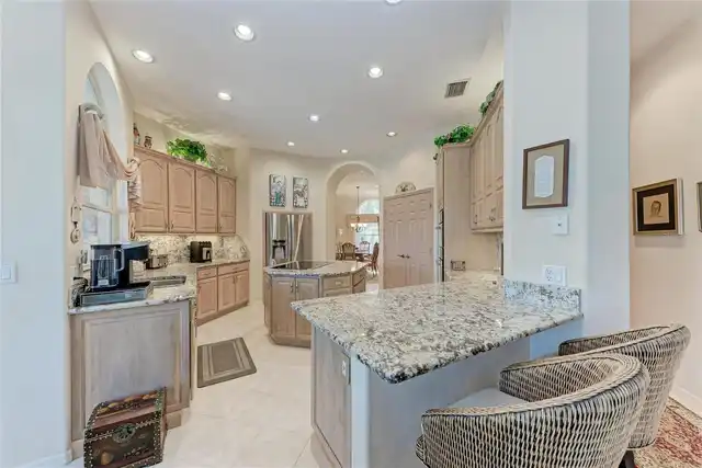 Listing Photo 16