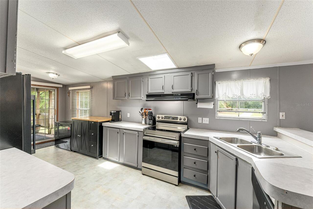 Listing Photo 11