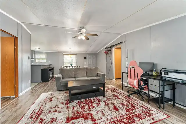 Listing Photo 7