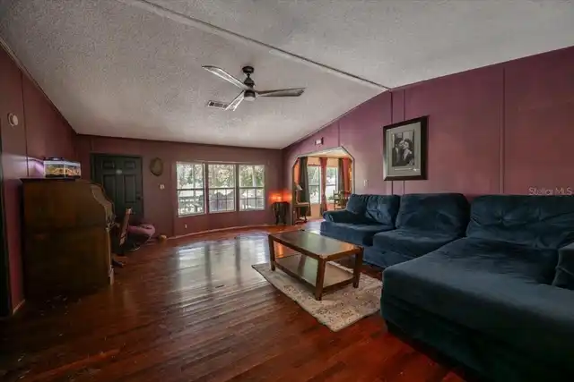 Listing Photo 6