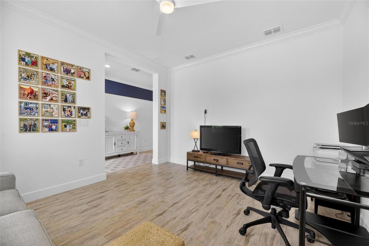 Listing Photo 12