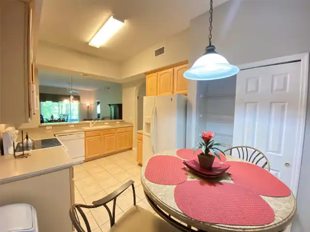 Listing Photo 10