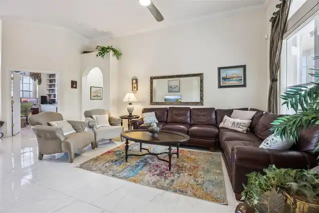 Listing Photo 10