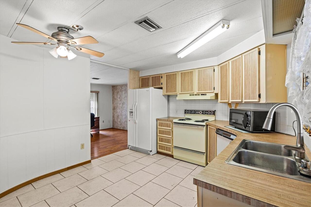 Listing Photo 8